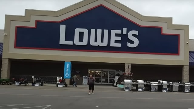 Nasdaq Down 1%; Lowe's Posts Upbeat Earnings