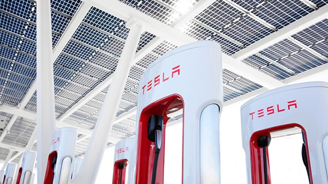 Tesla Stock Rises. It Might Be the Robots.