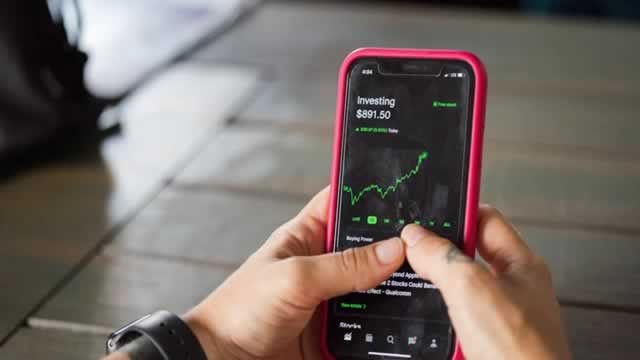 Bernstein says weakness priced in as Robinhood stock sinks on Q1 earnings