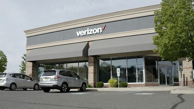 Verizon cutting a few hundred jobs nationwide