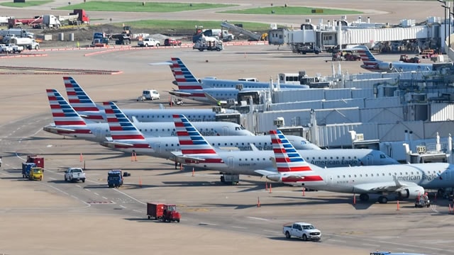 American Airlines CEO: TSA workers 'deserve to be paid'