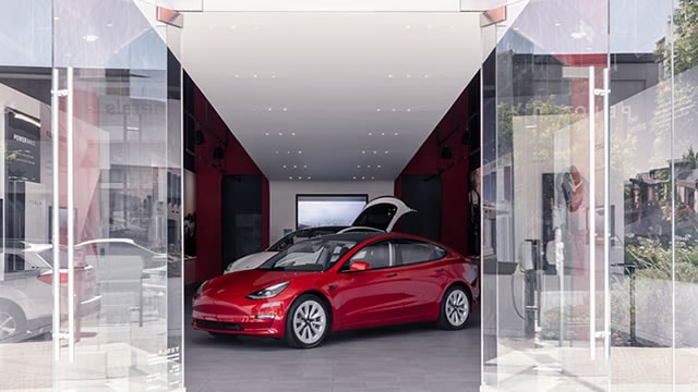 'Big Short' investor Burry targets Tesla after slamming AI valuations