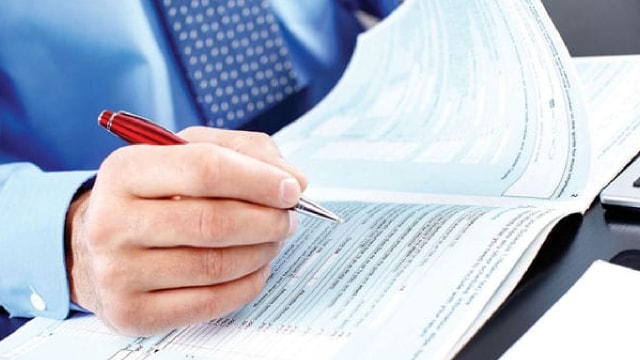 SanDisk Stock Pulls Back From Gains After S&P 500 Debut