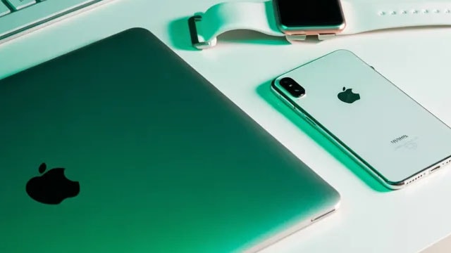 Apple's Siri Troubles Put Smart Home Display On Hold