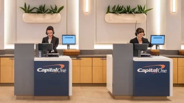 Capital One Stock Is a Big Loser Today. But It Still Has Some Big Fans.