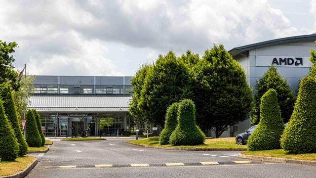 As AMD Stock Crashes, Should You Buy More?