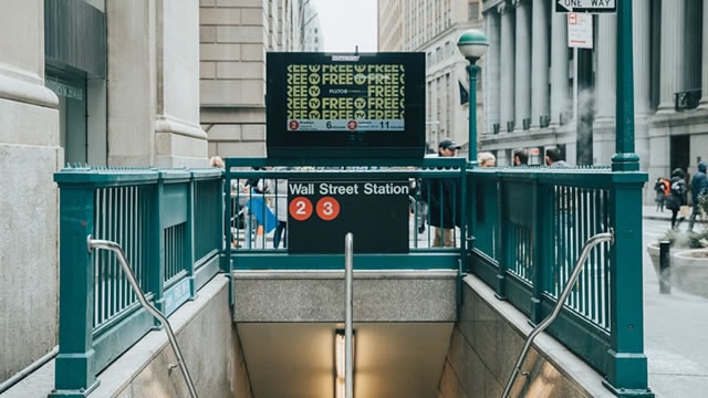 Wall Street's Most Accurate Analysts Weigh In On 3 Materials Stocks With Over 5% Dividend Yields