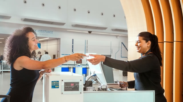 JetBlue stock price: golden cross pattern nears ahead of earnings