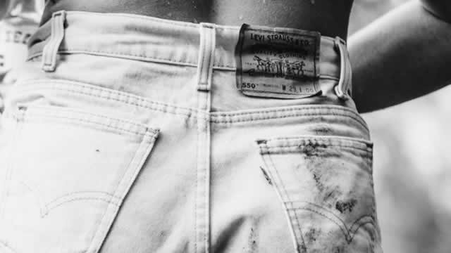 Levi Strauss tops quarterly estimates as direct-to-consumer growth offsets wholesale weakness