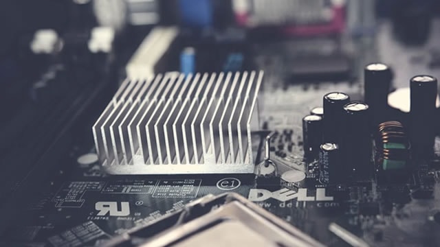 Dell's AI business is booming. So why is the stock falling?