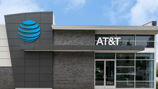 AT&T Stock Charges Higher on Upbeat Results, Forecast