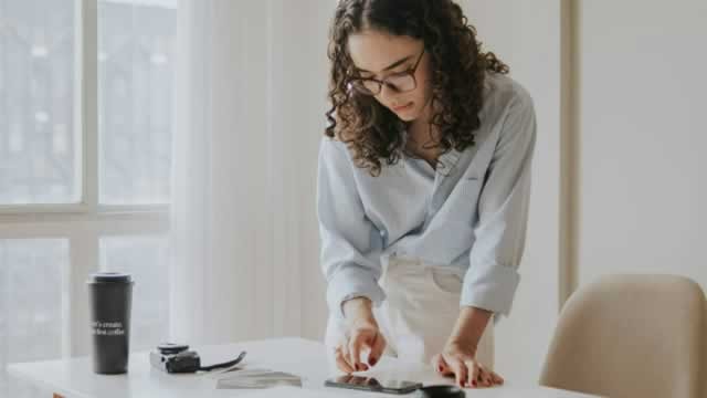 US lawmakers press Google, Apple to remove apps tracking immigration agents