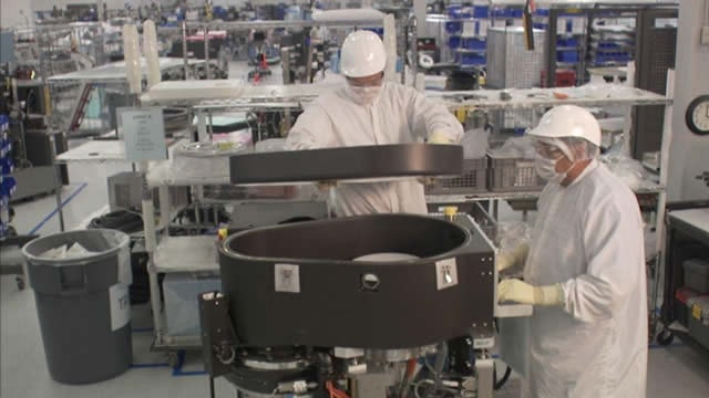 NXP Semiconductors stock pops as Q1 earnings and revenue top expectations