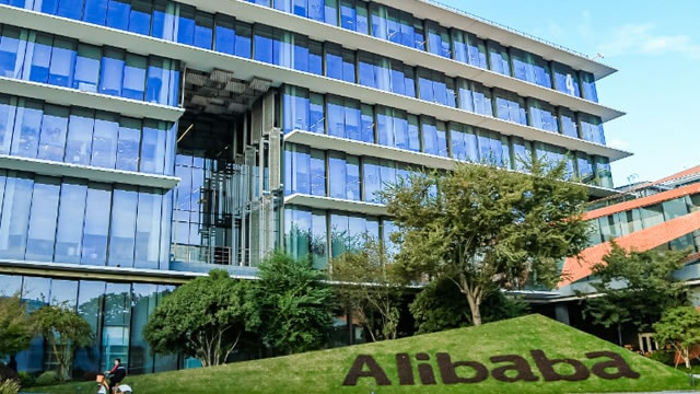 Alibaba Revenue Tops Estimates on Cloud, AI Growth