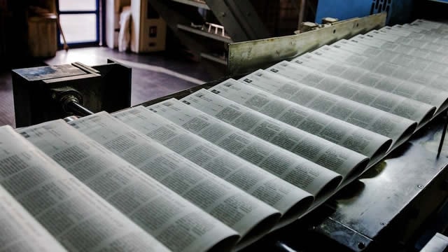 Berkshire Hathaway Takes Stake In New York Times, Cuts Apple, Amazon Holdings