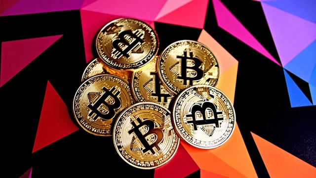 Billionaire Grantham Uses Extreme Words to Describe Bitcoin