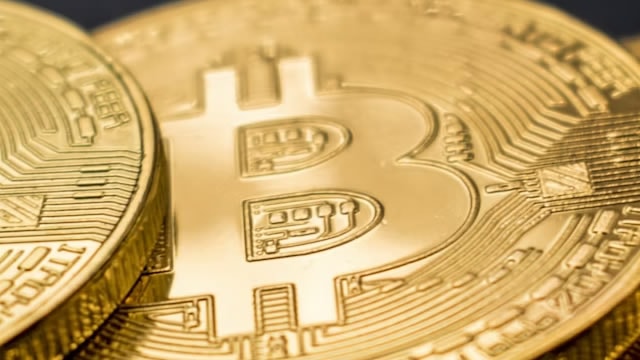 Bitcoin (BTC) Hovers Near $60K as ETF Outflows Surge to June Record