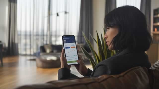 Is Robinhood's 11% Post-Earnings Fall a Buy-the-Dip Opportunity?