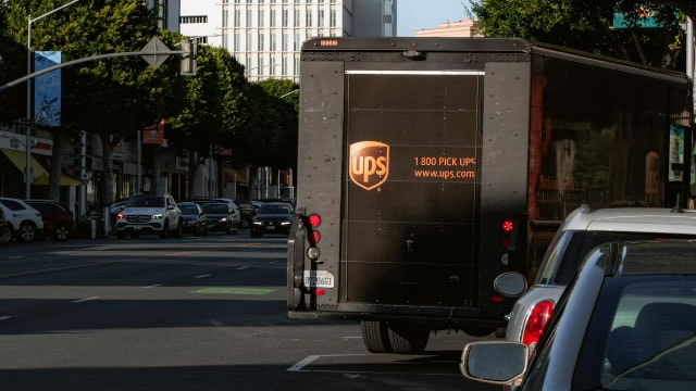 UPS, Teamsters reach settlement that caps driver severance offers
