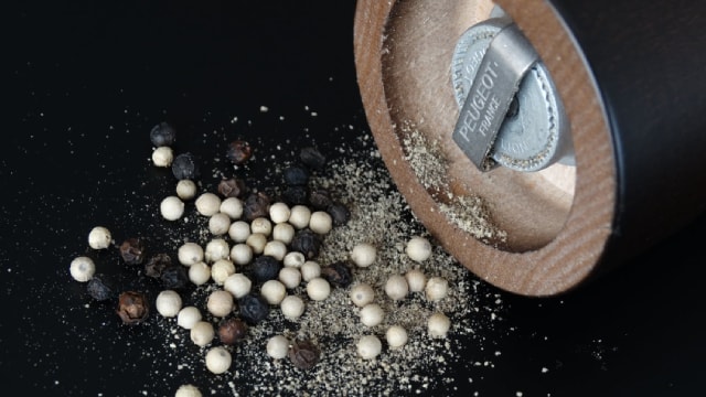 Ancillary Cannabis Stocks Poised for Growth Heading Into 2026