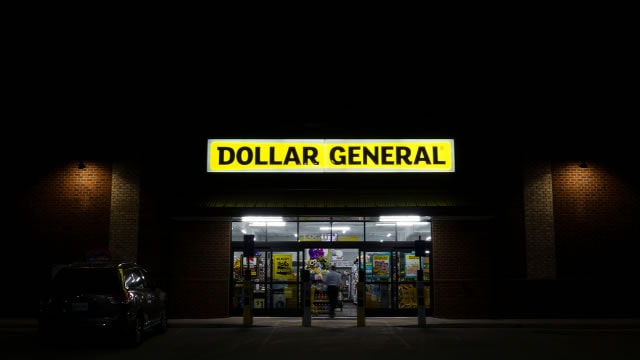 Want to Avoid the Whipsawing Tech Stocks? Dollar General and 7 Others to Buy.
