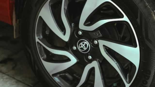 Toyota keeps betting on hybrid vehicles in the US