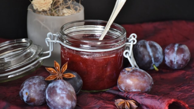 How To Earn $500 A Month From McCormick Stock Ahead Of Q1 Earnings