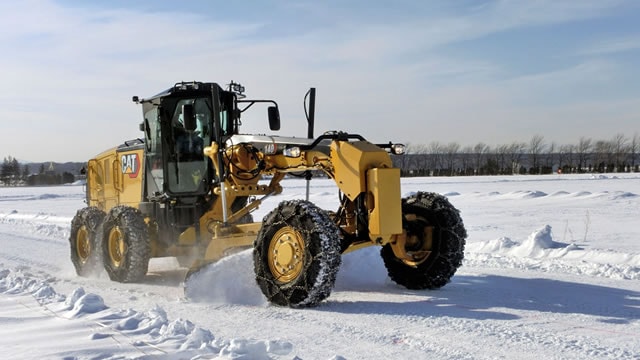Caterpillar Stock Jumps, Lifting Dow, as Company Sees ‘Broadening Momentum'