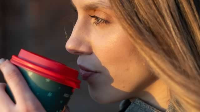 Dutch Bros Stock Tumbles After Earnings Beat. Can the Beverage Chain's Fast Growth Continue?
