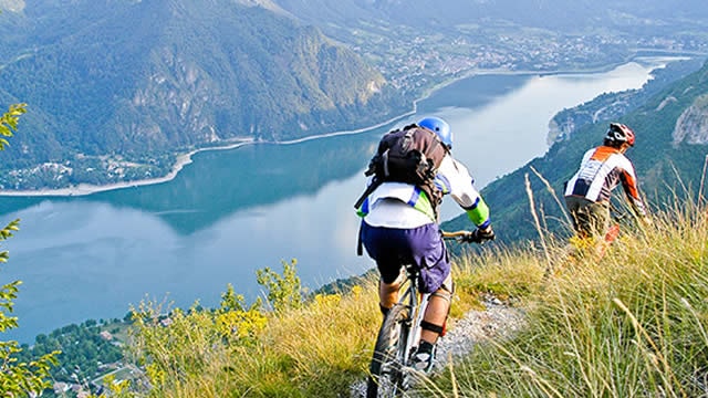 These Analysts Slash Their Forecasts On Sportsman's Warehouse After Q3 Results