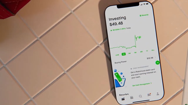 Robinhood wants to replace your bank