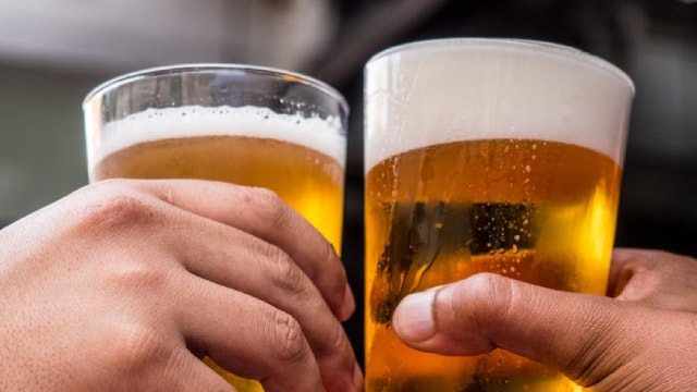 Molson Coors Expects to Hit Low End of Outlook After Sales Fall