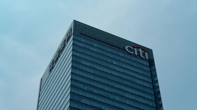 Oil prices rise as investors continue to watch U.S.-Iran moves, Citi sees `overhang' disappearing