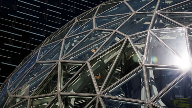 US midday market brief: Dow hits fresh highs; Amazon and AI stocks power rally