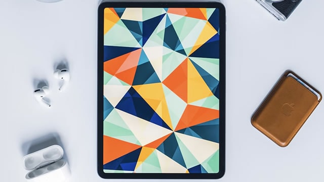 Still like Apple's stock as it comes without hyperscaler risk: G Squared's Victoria Greene